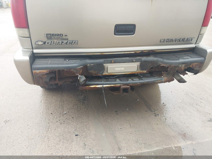 2000 Chevrolet Blazer VIN: 1GNDT13W2Y2185674 Lot: 44731060