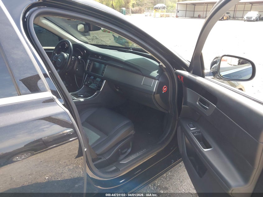 JAGUAR XF 2017 VIN SAJBD4BN7HCY32749