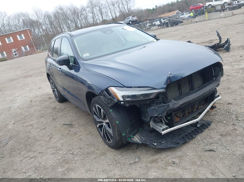 2024 Volvo Xc60 B5 Plus Dark Theme