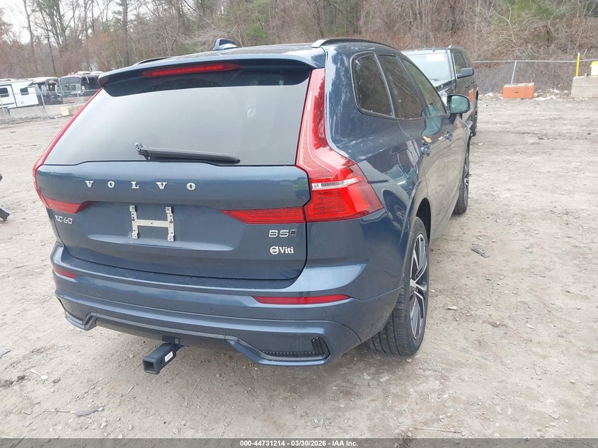 2024 Volvo Xc60 B5 Plus Dark Theme