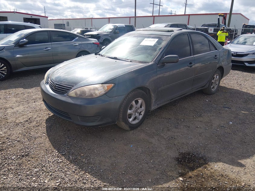 2005 Toyota Camry Le