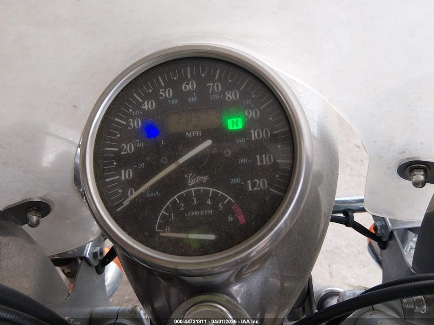 2002 Victory Motorcycles Deluxe Touring VIN: 5VPTD16D723001425 Lot: 44731811