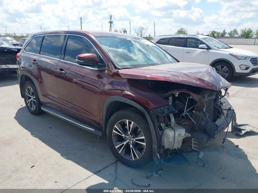 2017 TOYOTA HIGHLANDER LE PLUS