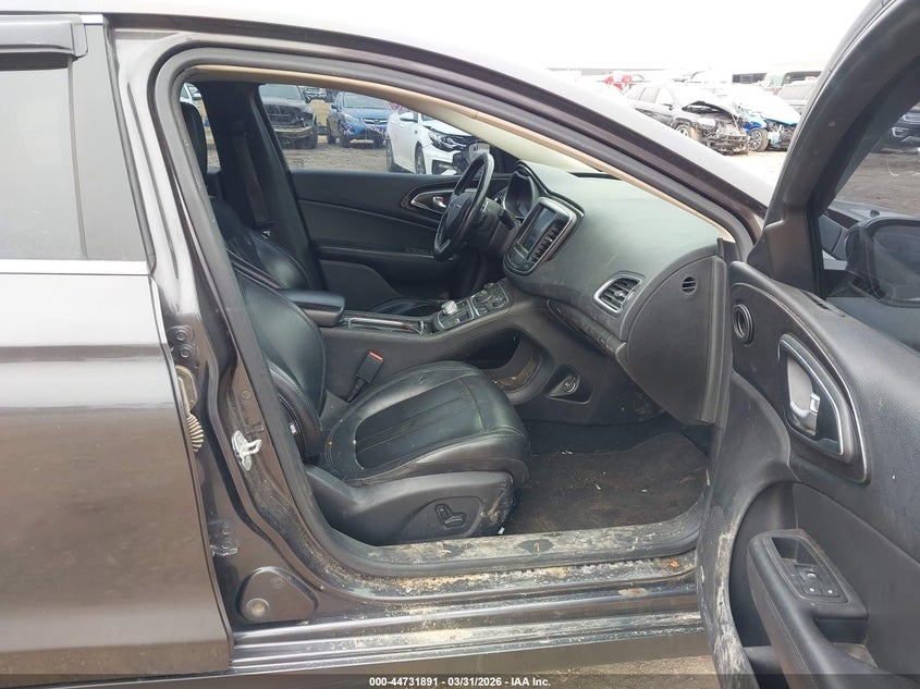 1C3CCCEG8GN135742 2016 Chrysler 200 3.6 grey