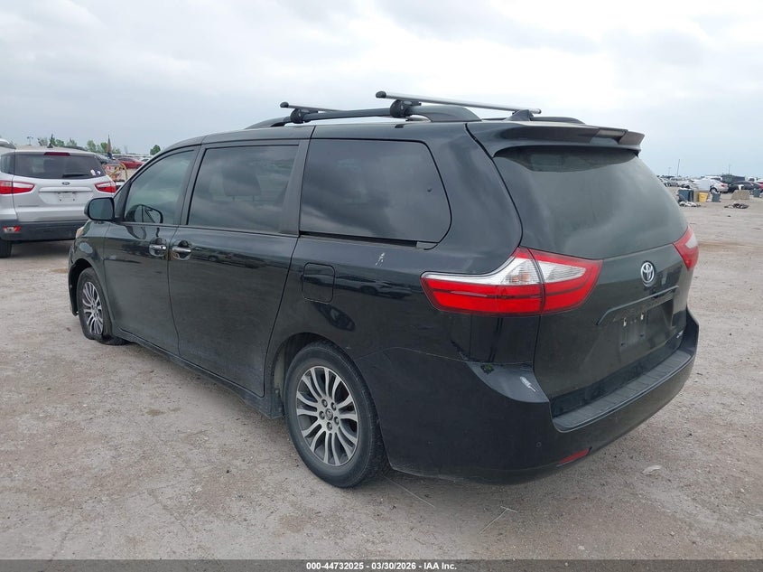 2019 Toyota Sienna Xle 8 Passenger