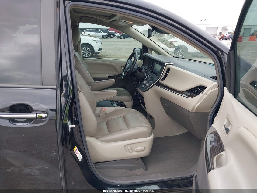 2019 Toyota Sienna Xle 8 Passenger