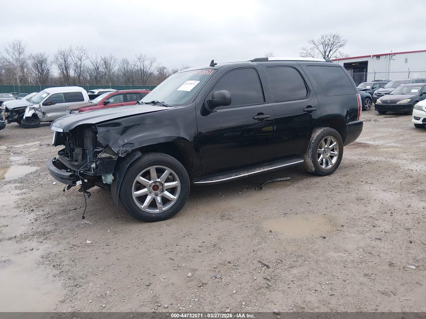 2007 GMC YUKON DENALI auction photo 2