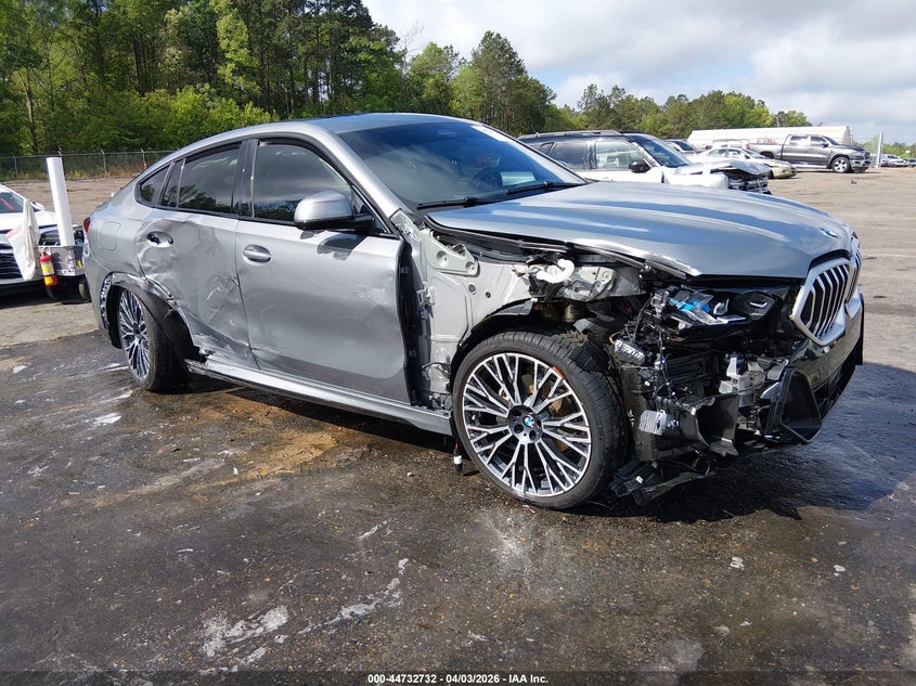 2025 BMW X6 xDrive40I