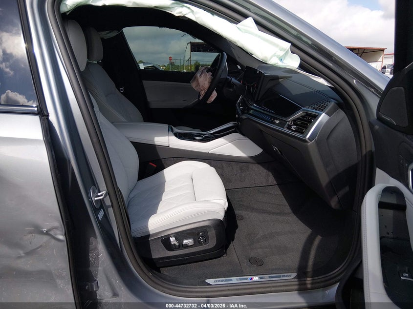 2025 BMW X6 xDrive40I