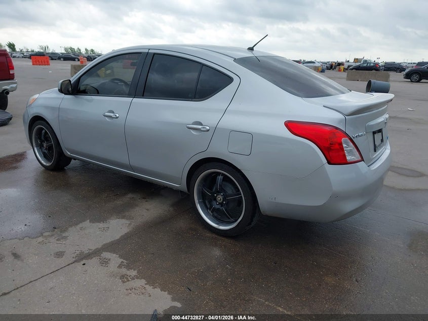 2013 Nissan Versa 1.6 Sv