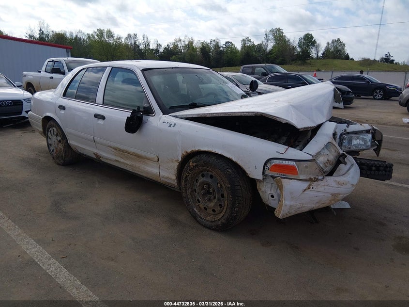 2FAHP71V88X161765 FORD CROWN VICTORIA Photo 1