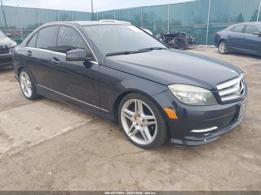 2011 Mercedes-Benz C 300 Luxury 4Matic/Sport 4Matic
