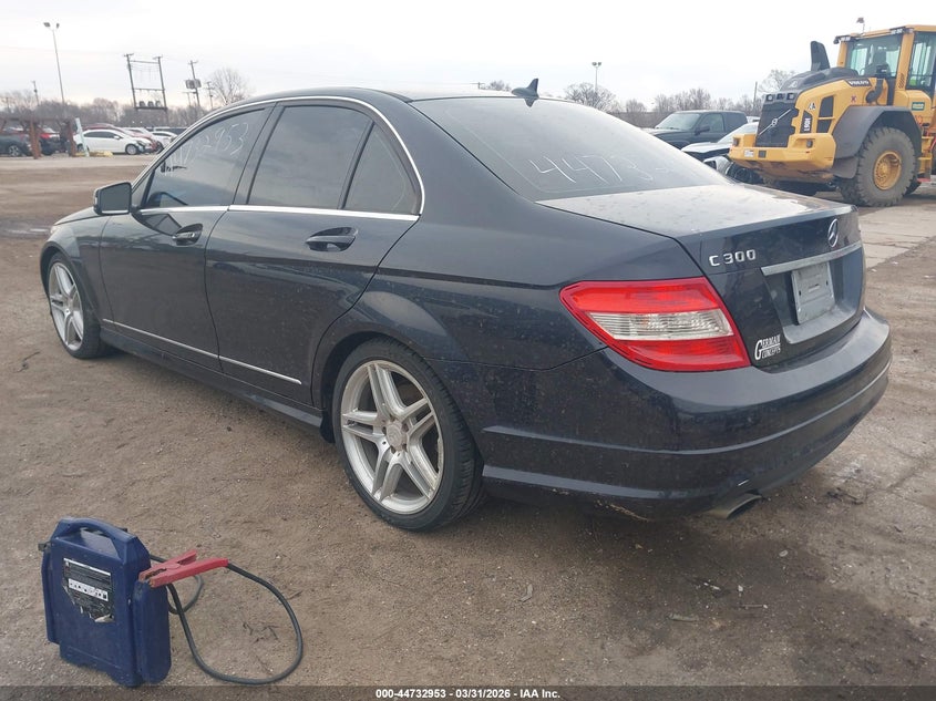 2011 Mercedes-Benz C 300 Luxury 4Matic/Sport 4Matic