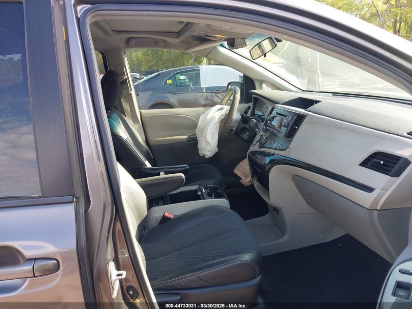 2011 Toyota Sienna Se