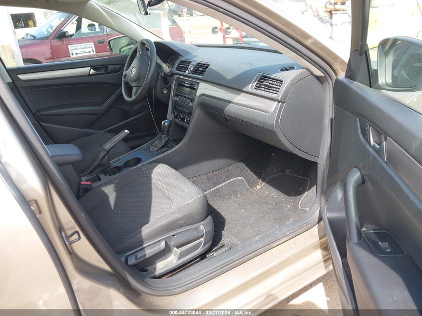 2015 Volkswagen Passat 1.8T S