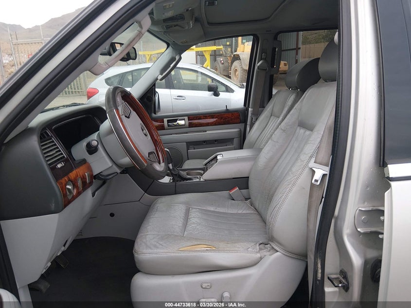 2004 Lincoln Navigator