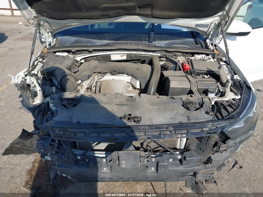 2018 Buick Regal Sportback Essence VIN: W04GP6SX7J1133139 Lot: 44733655