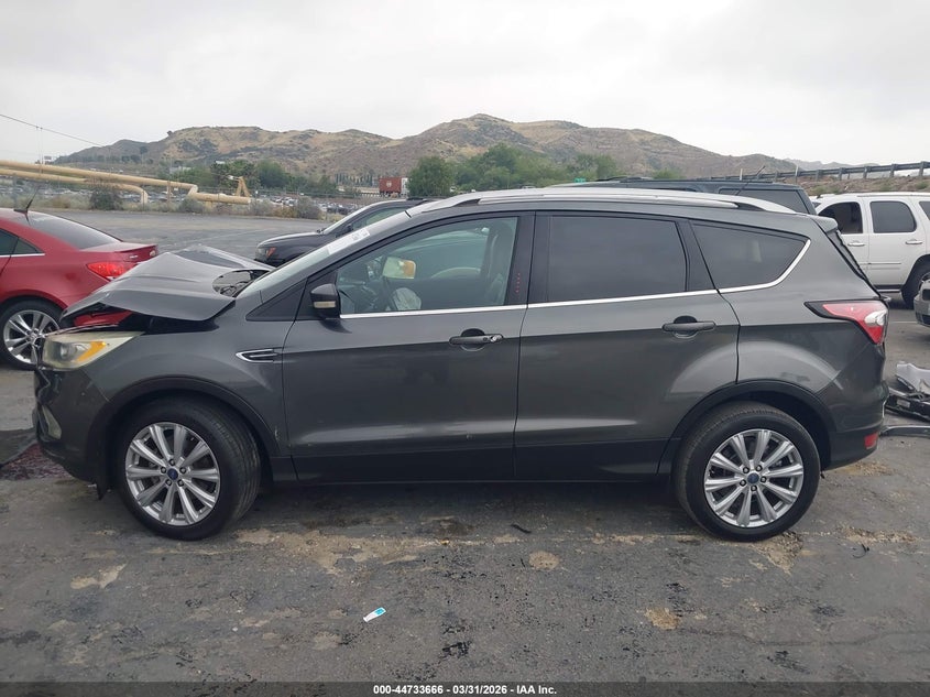 VIN 1FMCU0JD2HUC26432 2017 FORD ESCAPE TITANIUM