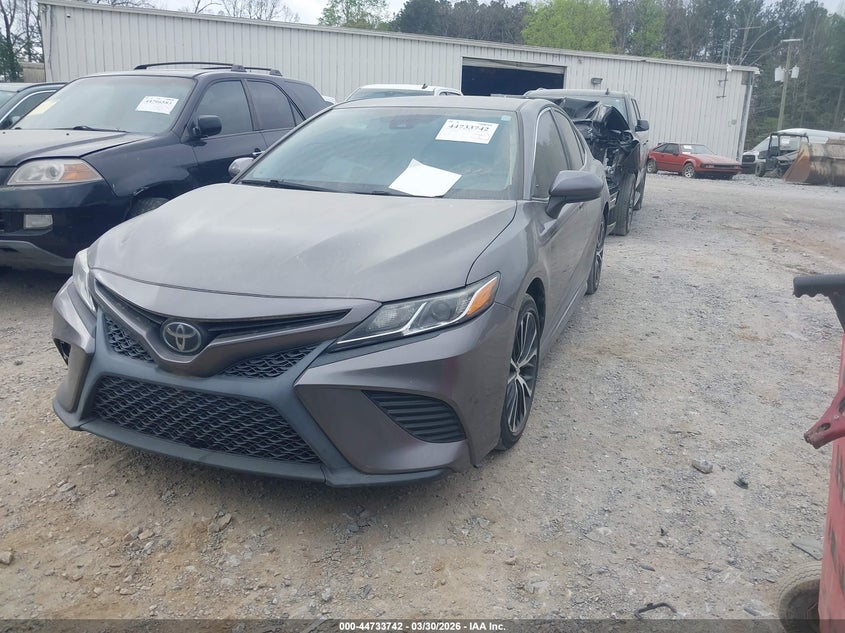 2020 Toyota Camry Se