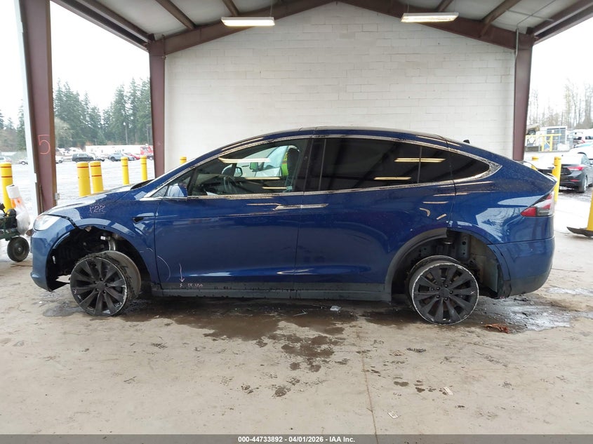 2019 Tesla Model X 100D/75D/Long Range VIN: 5YJXCAE2XKF183644 Lot: 44733892
