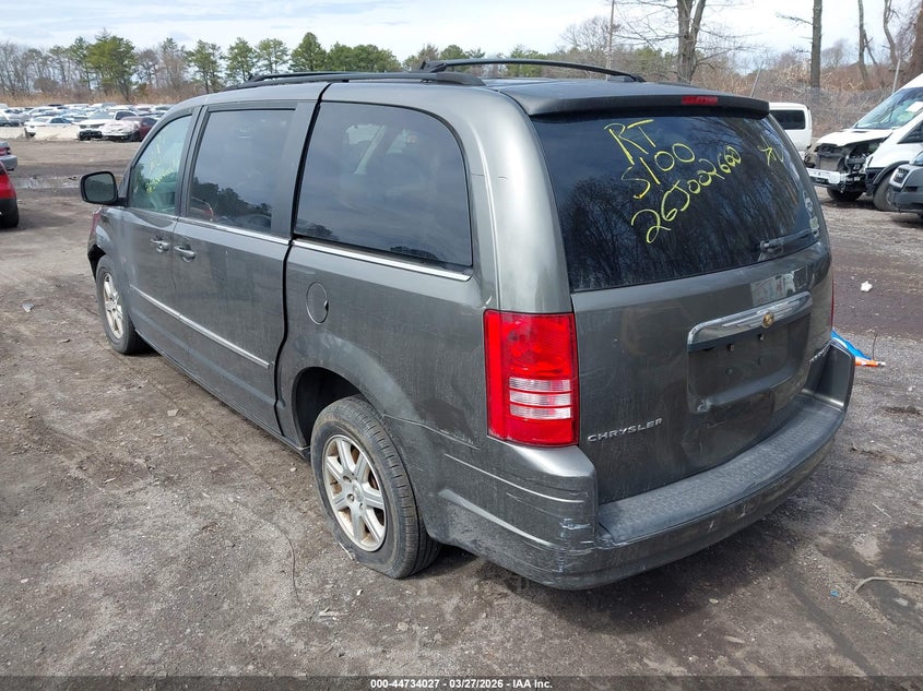 2010 Chrysler Town & Country Touring