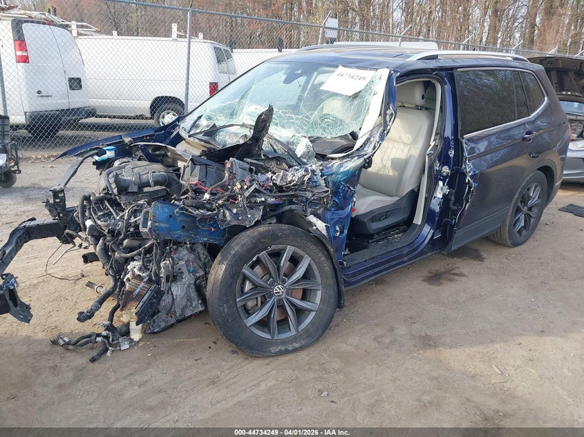 2023 VOLKSWAGEN TIGUAN auction photo 2