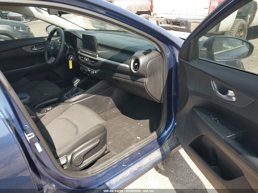 VIN 3KPF24AD3ME305499 2021 KIA FORTE LXS