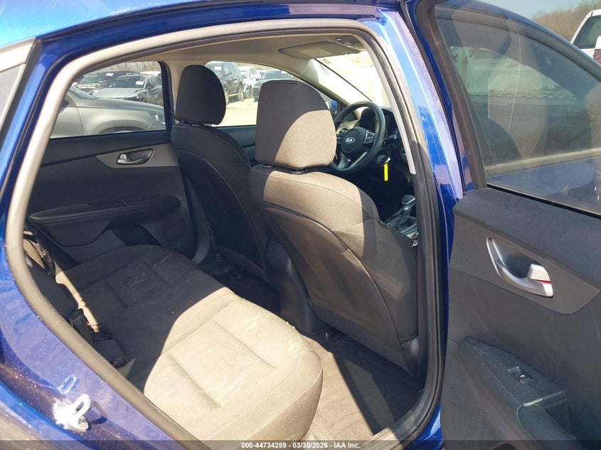 VIN 3KPF24AD3ME305499 2021 KIA FORTE LXS