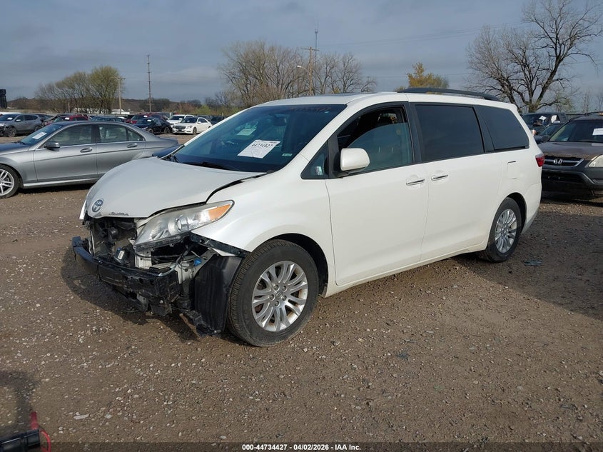 2015 Toyota Sienna Xle Premium 8 Passenger