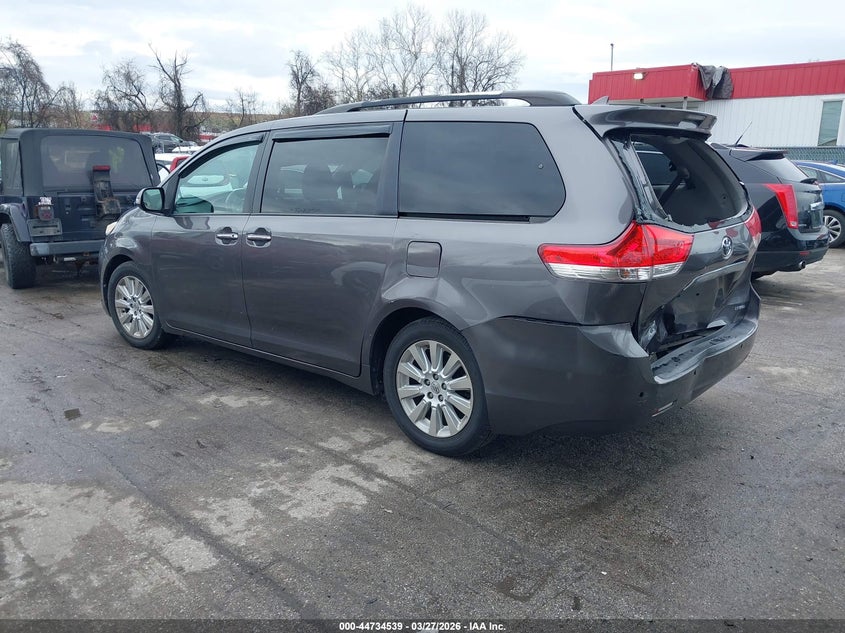 2013 Toyota Sienna Limited V6 7 Passenger