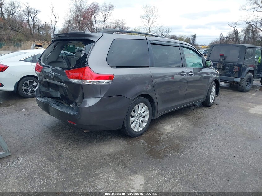 2013 Toyota Sienna Limited V6 7 Passenger