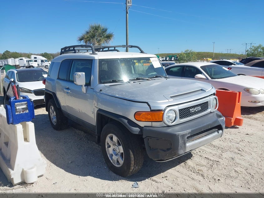 2007 TOYOTA FJ CRUISER — zdjęcie z aukcji
