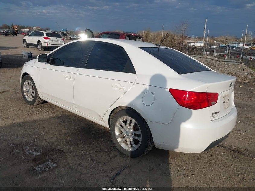 2012 Kia Forte 2.0 Ex white Lot 111044734557 Vin KNAFU4A27C5499678