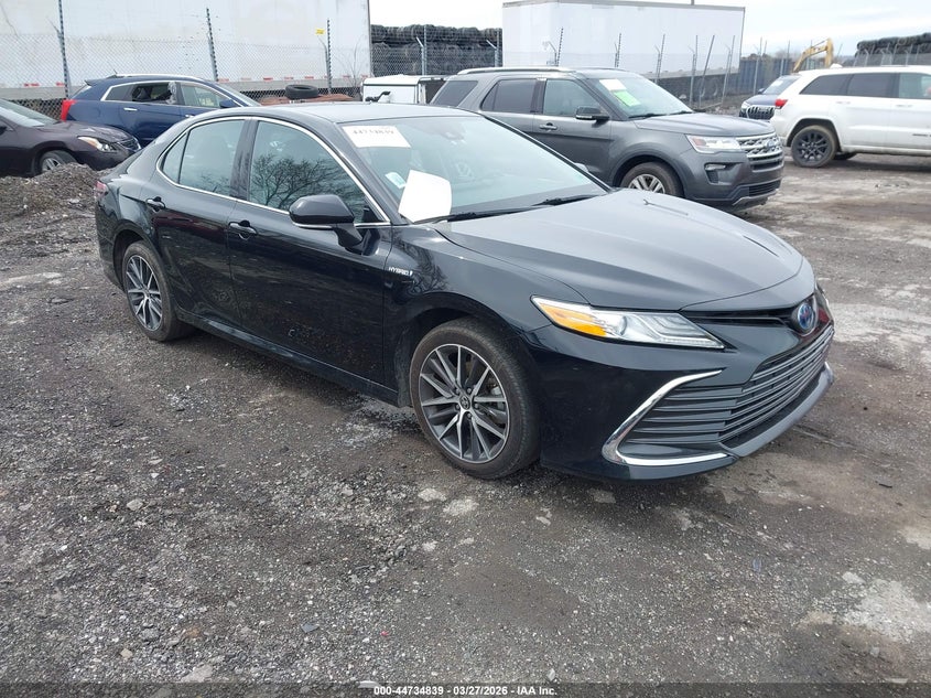 2021 Toyota Camry Xle Hybrid