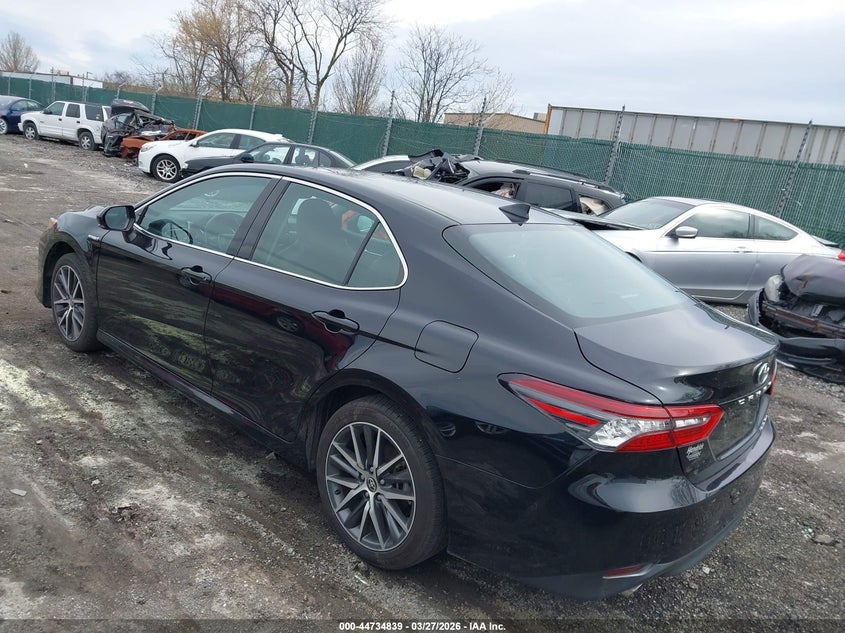 2021 Toyota Camry Xle Hybrid