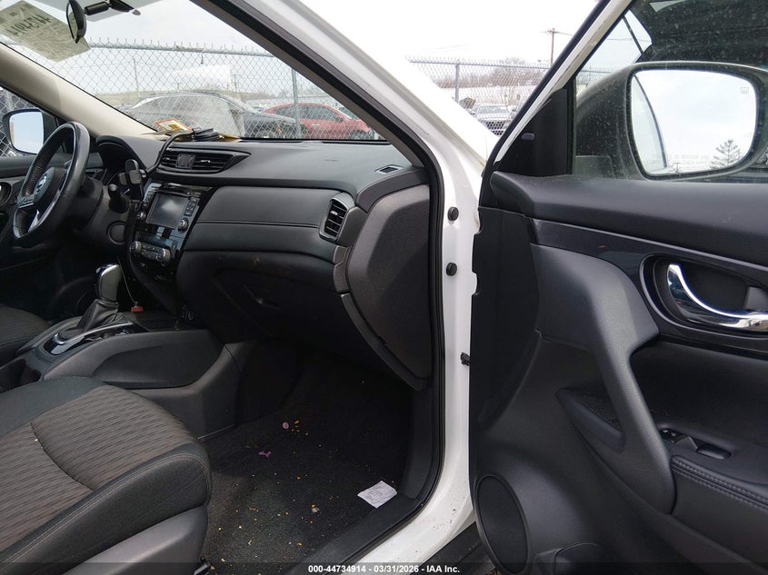 2017 Nissan Rogue Sv
