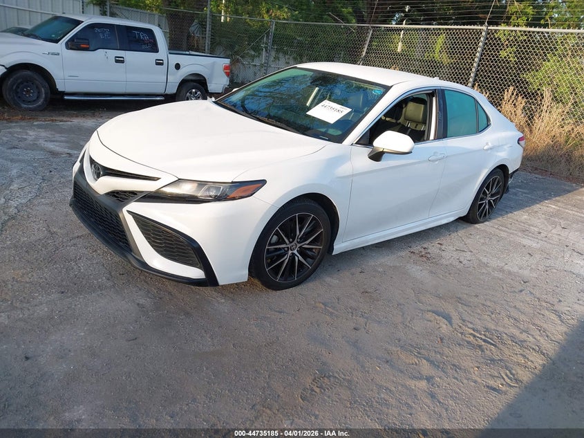 2021 TOYOTA CAMRY auction photo 2