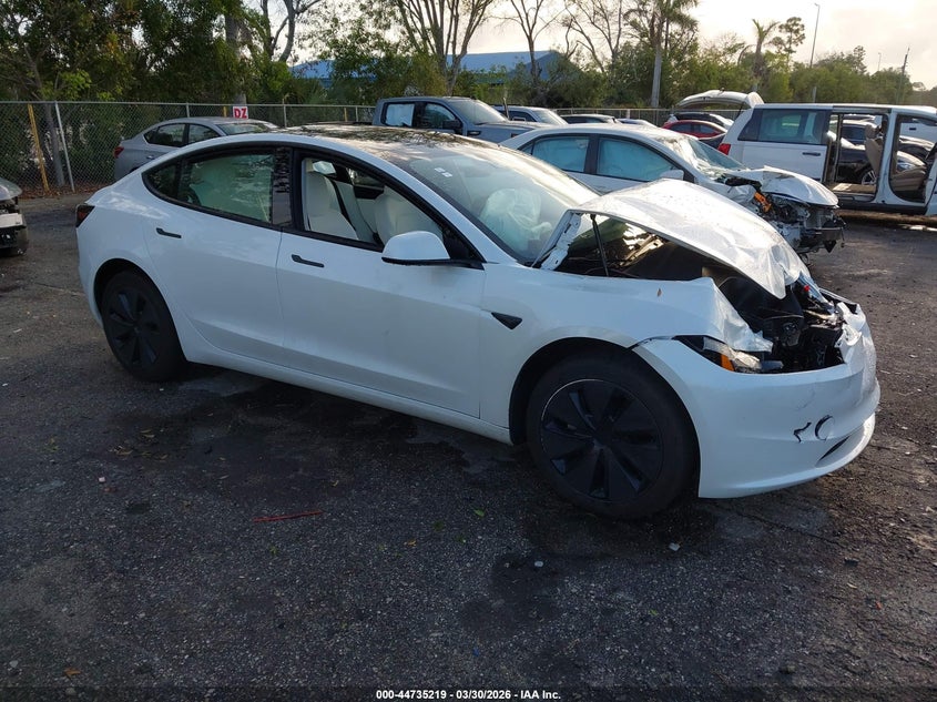 2025 Tesla Model 3 Long Range Rear-Wheel Drive/Standard Rear-Wheel Drive