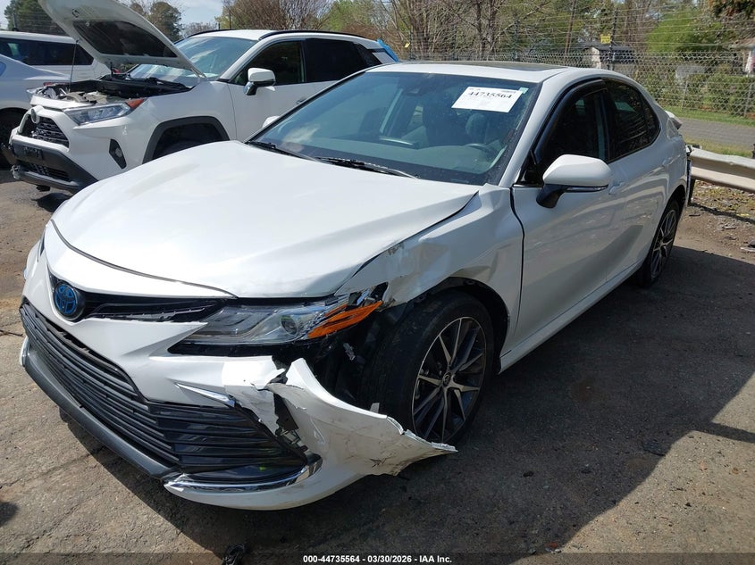 2022 Toyota Camry Xle Hybrid