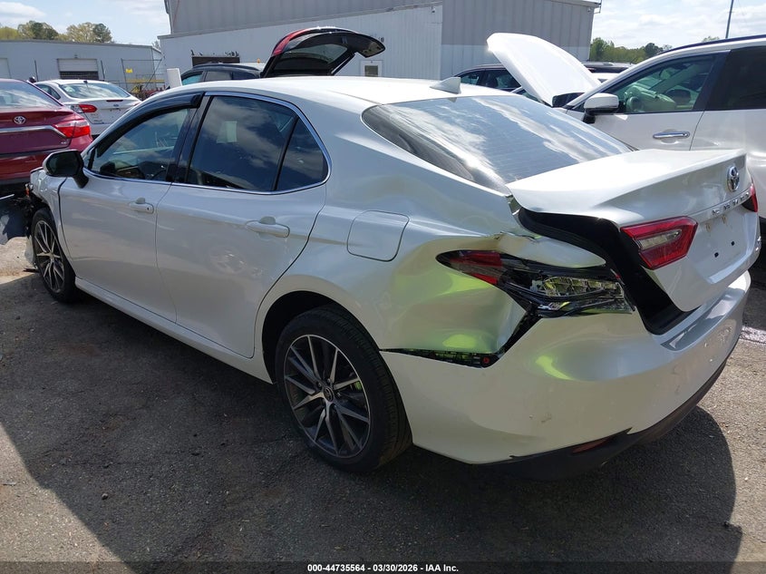 2022 Toyota Camry Xle Hybrid