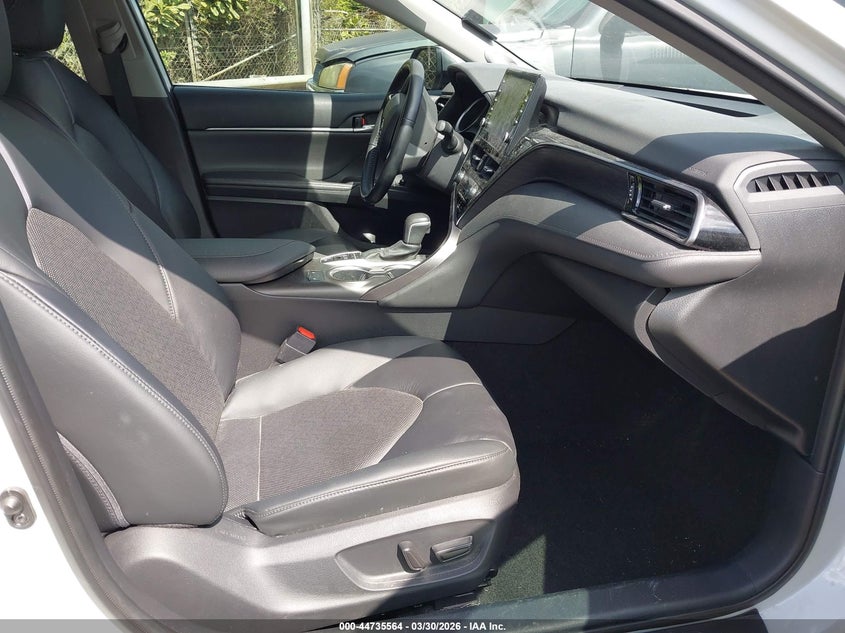 2022 Toyota Camry Xle Hybrid