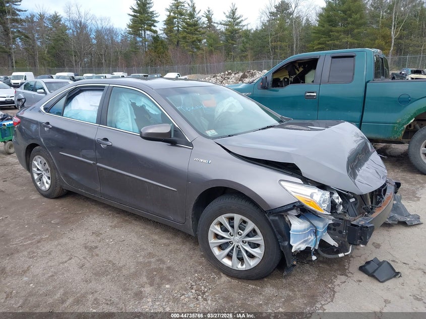 2016 Toyota Camry Hybrid Le