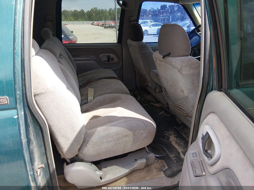1995 Chevrolet Suburban C1500 VIN: 1GNEC16K7SJ343176 Lot: 44735769