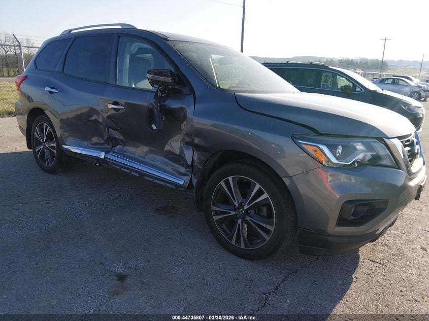 2017 Nissan Pathfinder Platinum