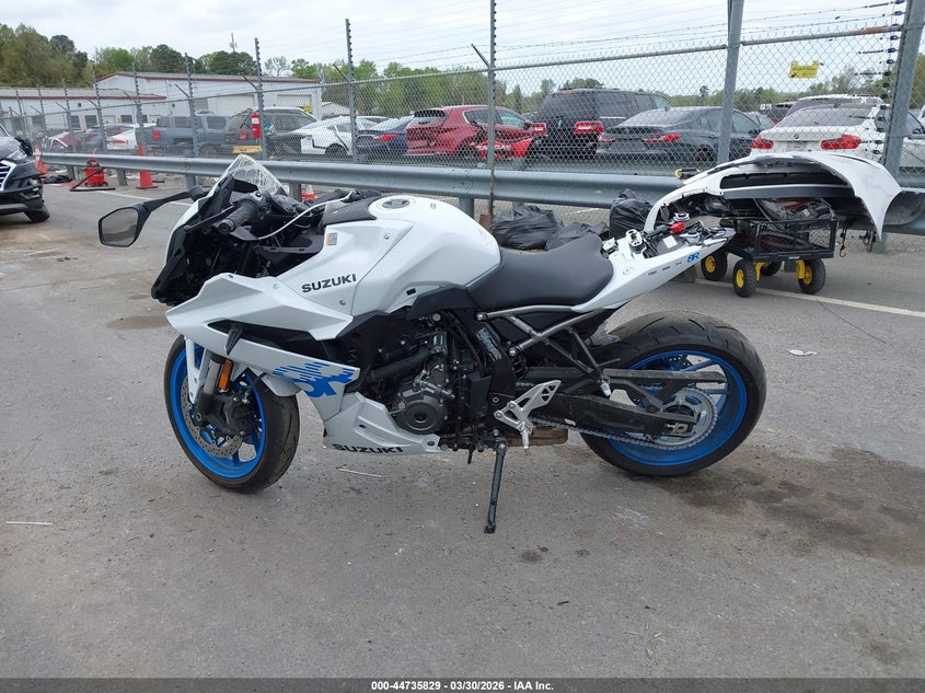 2026 Suzuki Gsx800 F VIN: JS1EM13BXT7100058 Lot: 44735829