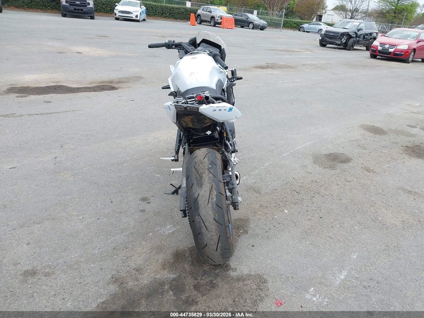 2026 Suzuki Gsx800 F VIN: JS1EM13BXT7100058 Lot: 44735829