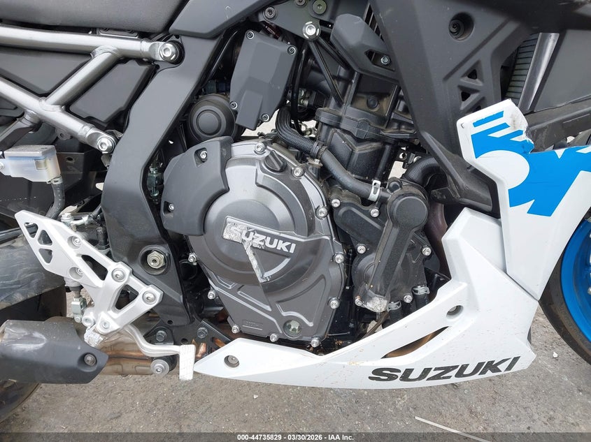 2026 Suzuki Gsx800 F VIN: JS1EM13BXT7100058 Lot: 44735829