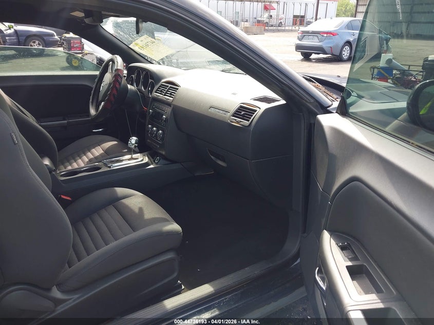 2013 Dodge Challenger Sxt