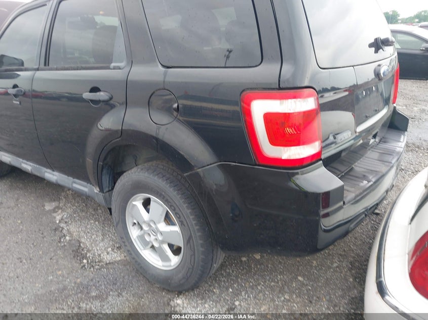 2010 FORD ESCAPE auction photo 6