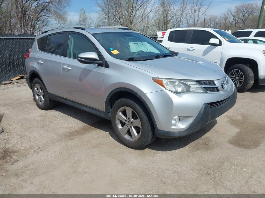 2015 TOYOTA RAV4 XLE